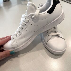 adidas Women’s Original Stan Smith, White Cloud/Black/Multi color, 7.5